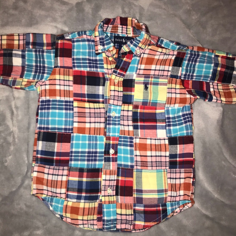 Polo shirt sleeve button up